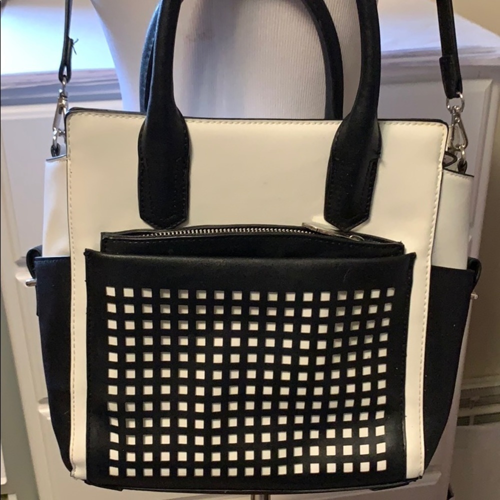 Reed black and white handbag or crossbody w wallet